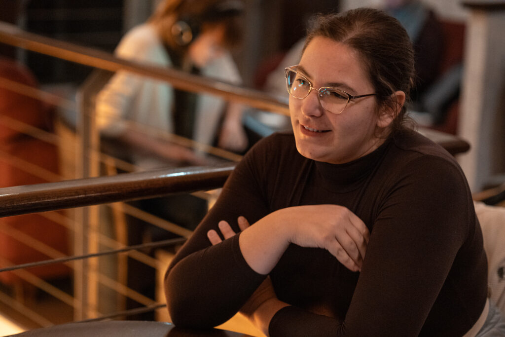 Szeredi Sára üvegművész